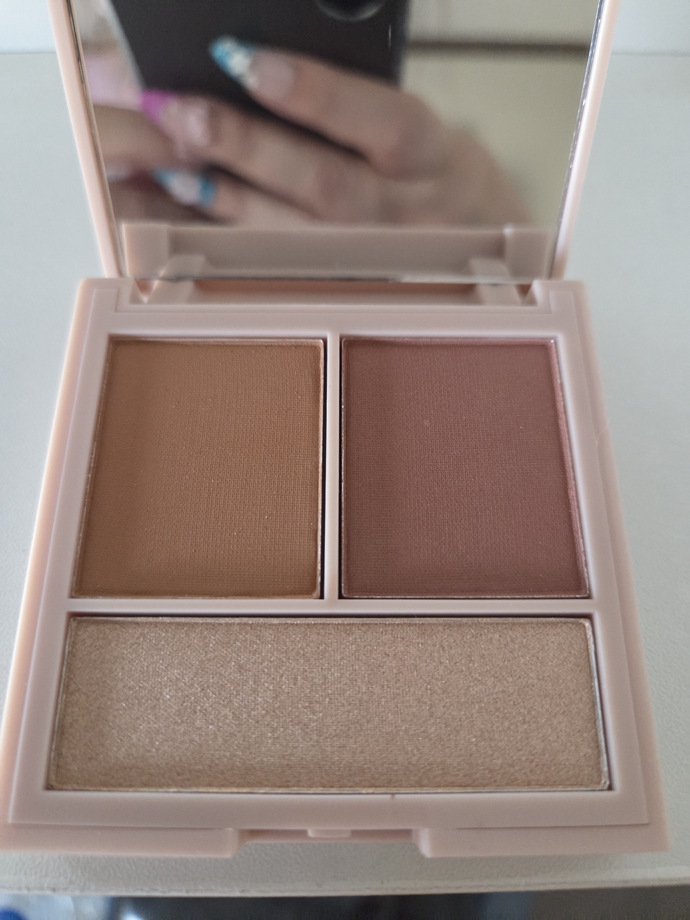 Revolution Neutral Blush & Highlight Palette - Pink Case